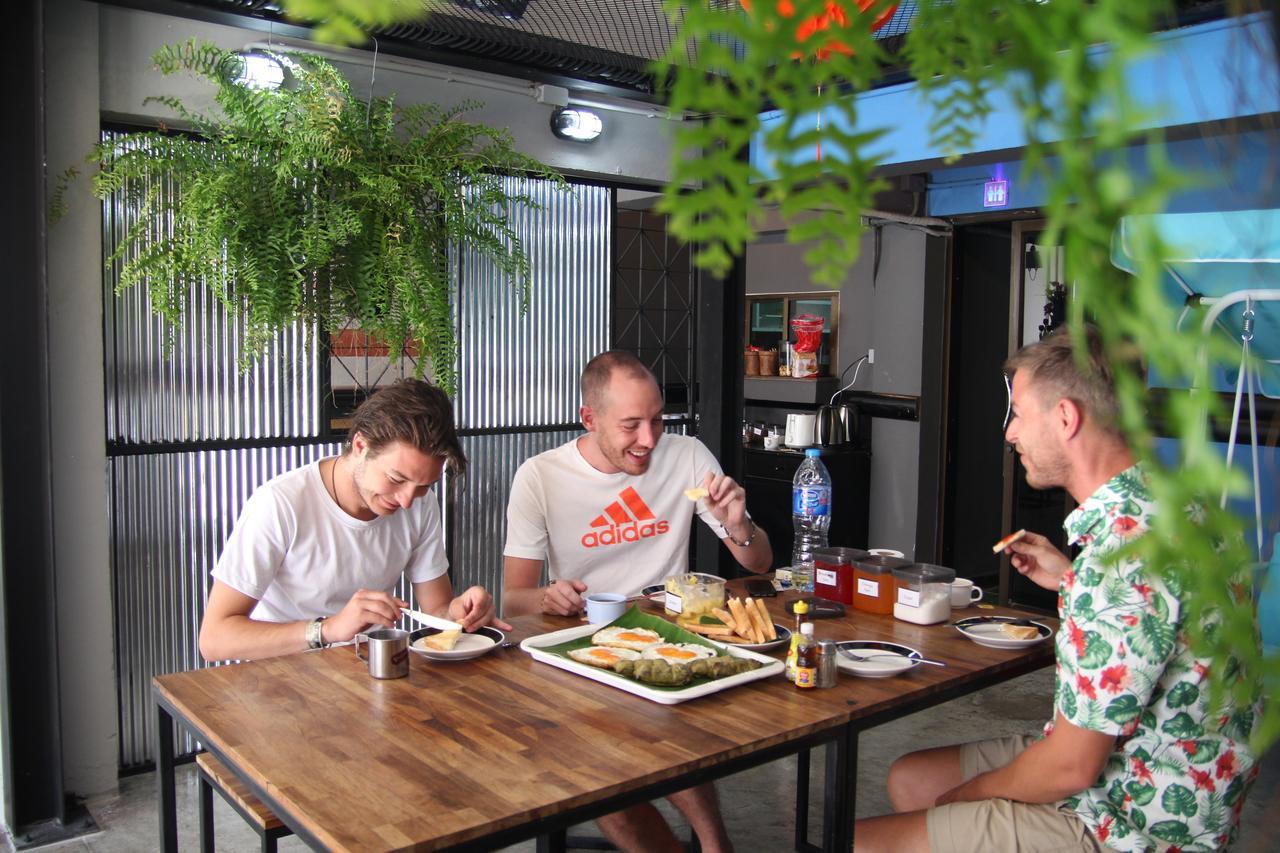 Vitamin Sea Hostel Phuket Exterior photo