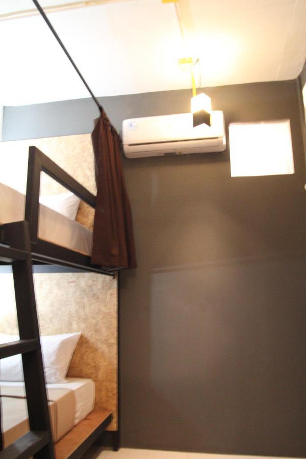 Vitamin Sea Hostel Phuket Room photo