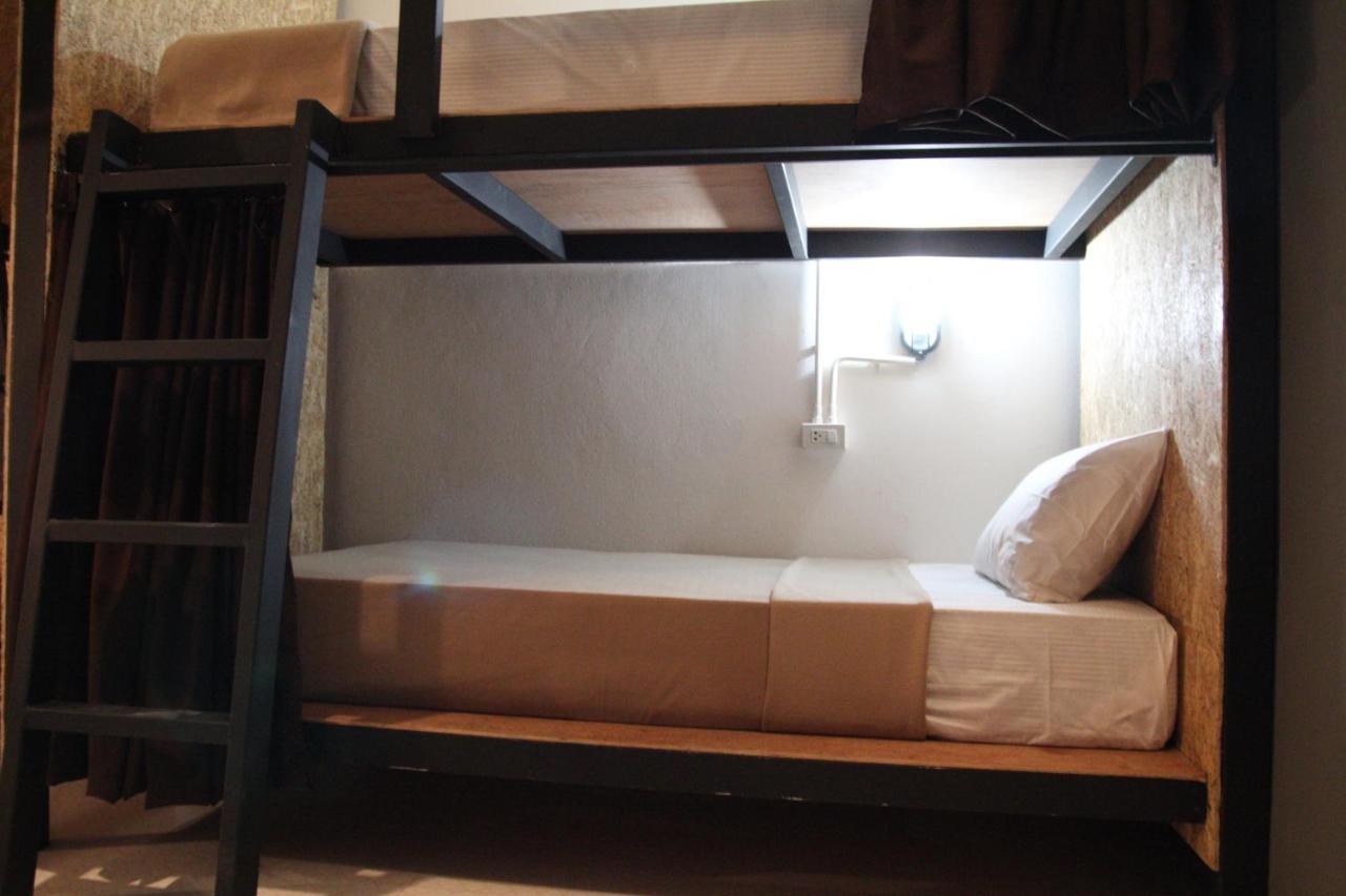 Vitamin Sea Hostel Phuket Room photo