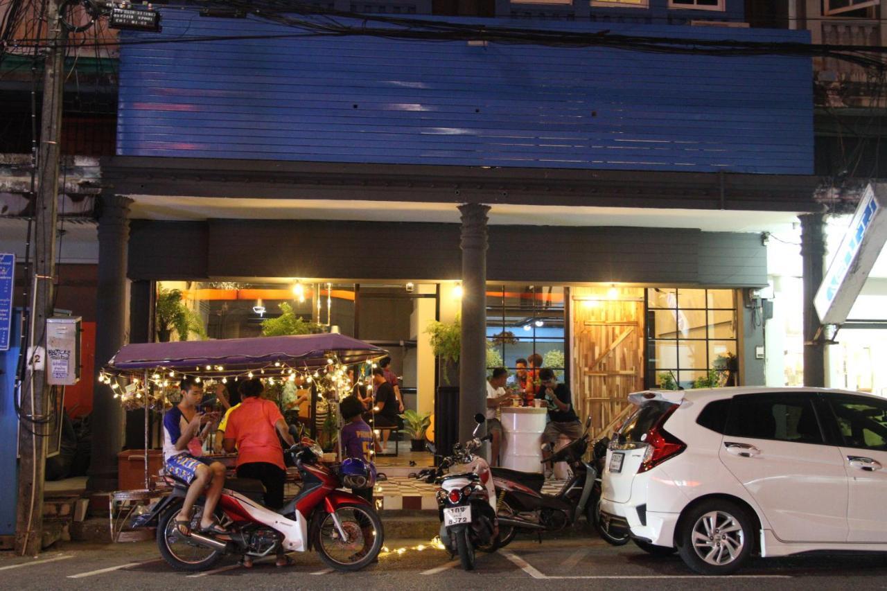Vitamin Sea Hostel Phuket Room photo